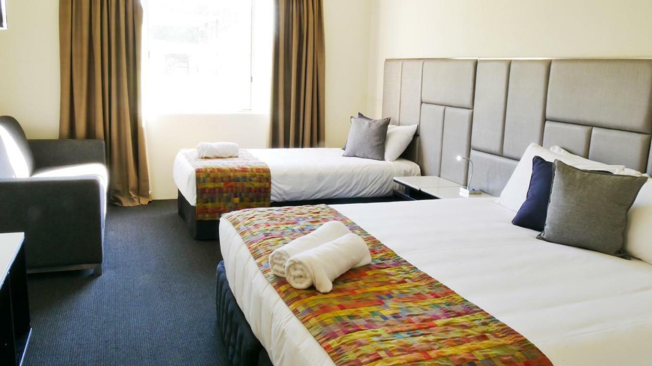 Country Capital Motel Тамуорт Экстерьер фото